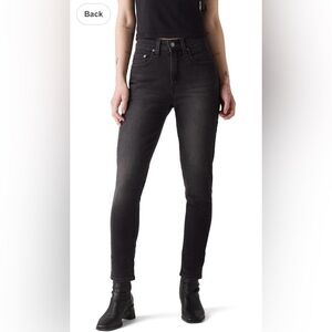 Levi's 721 high rise skinny in faded black size 28 waist x 27 length
